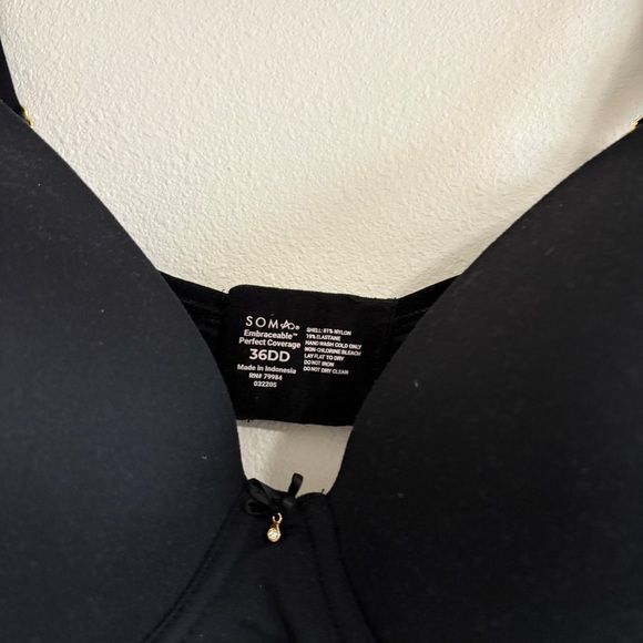 Soma Embraceable Perfect Coverage Black Bra in 36DD - Picture 4 of 8